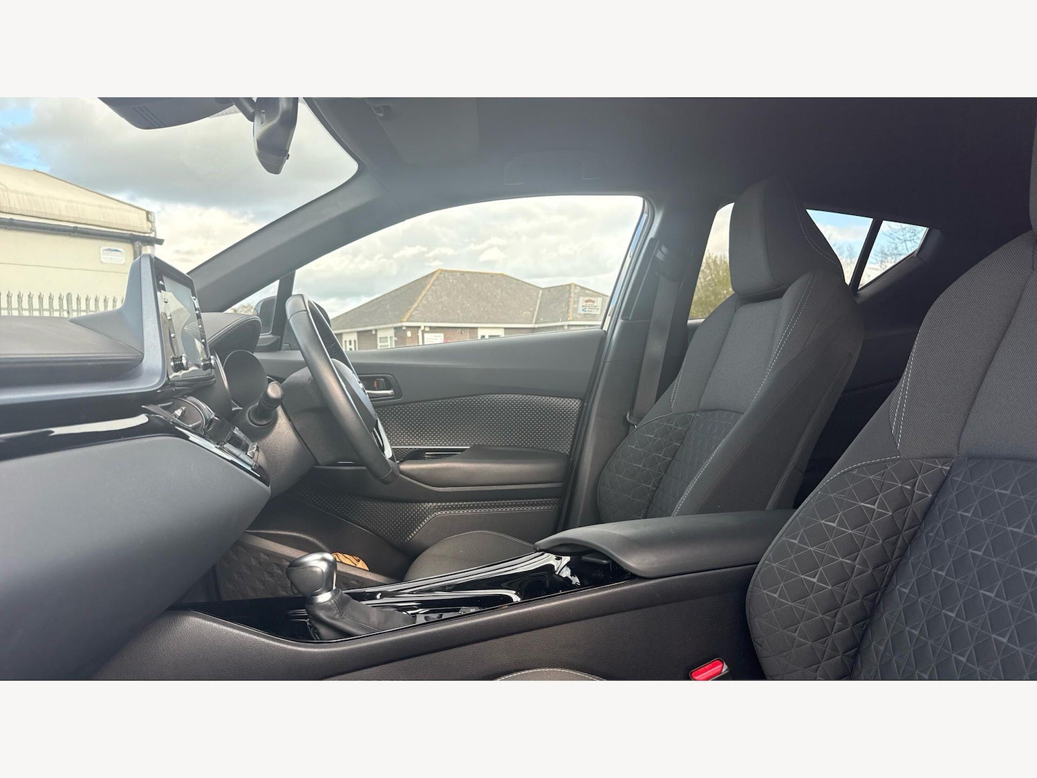 Used Toyota C-HR for sale - 77853630: Photo 12