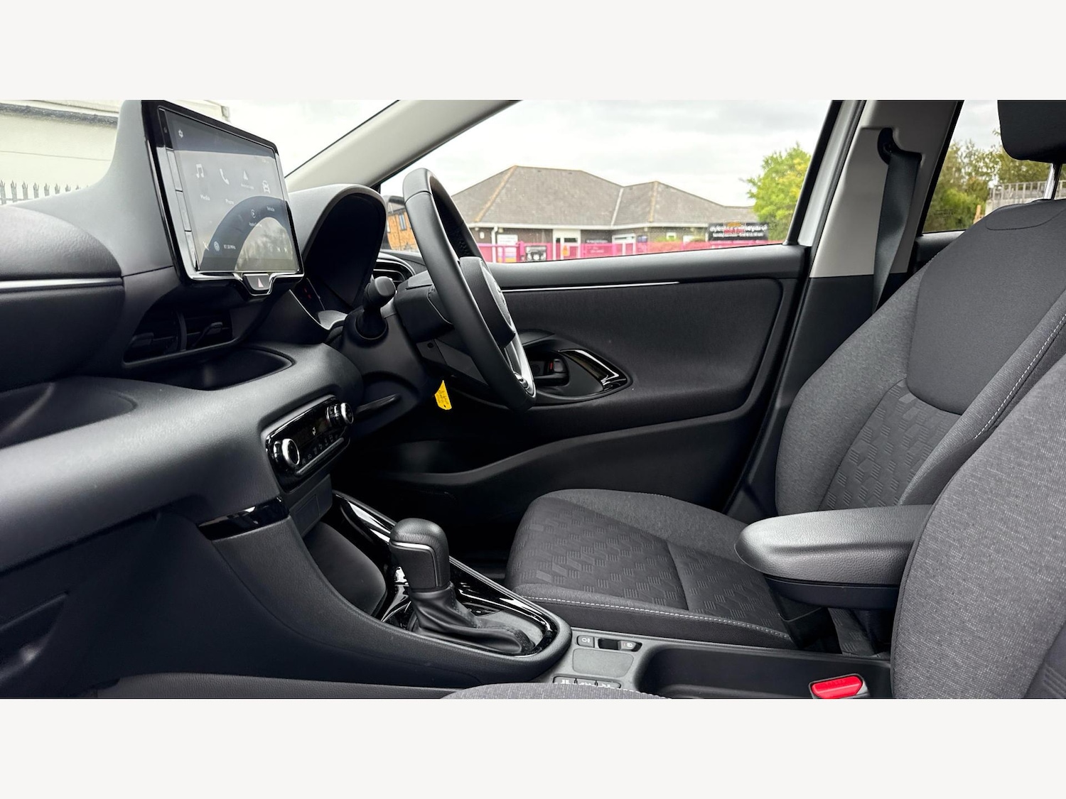 Used Toyota Yaris 2025 for sale - 76337450: Photo 12
