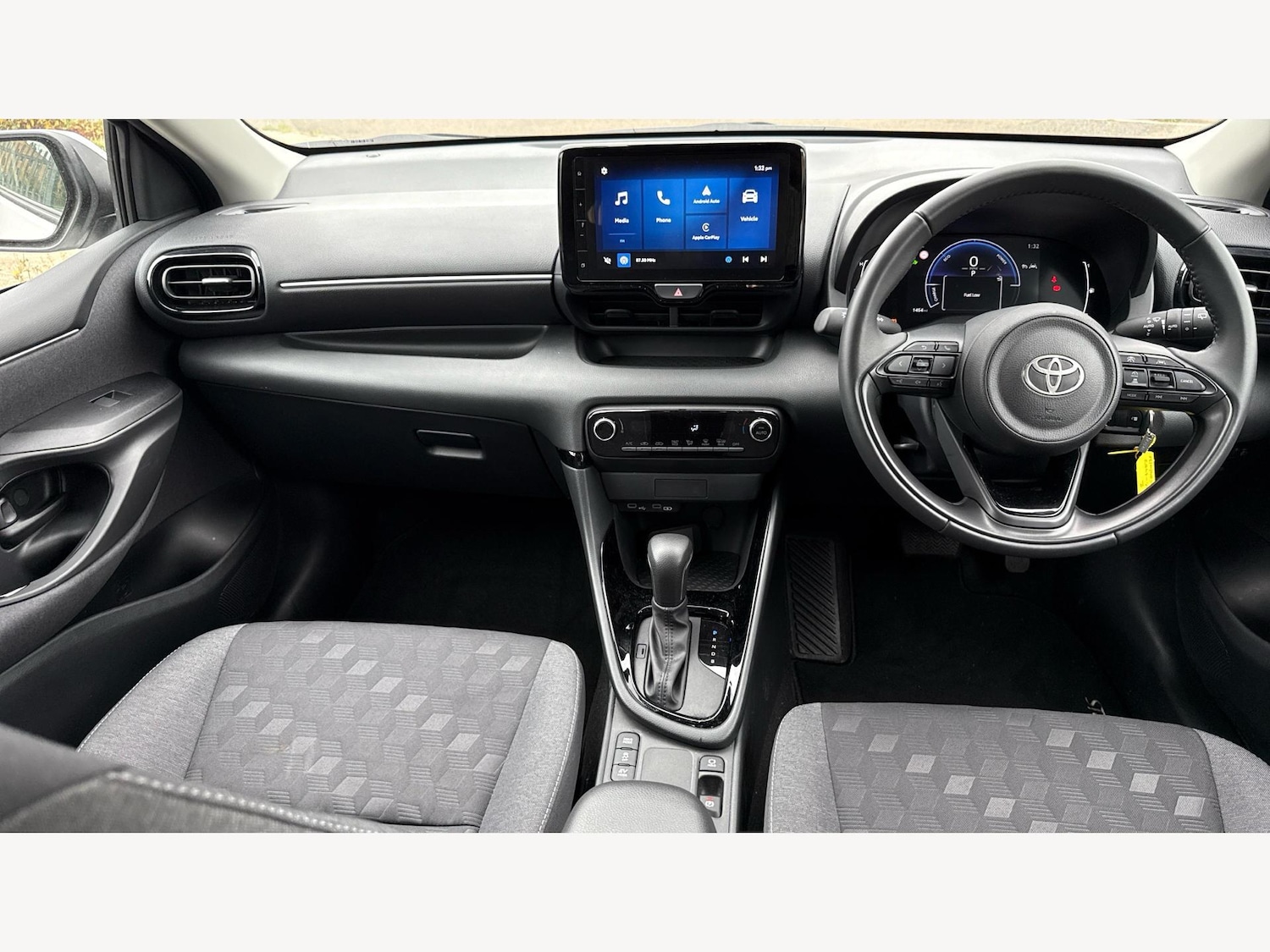 Used Toyota Yaris 2025 for sale - 76337450: Photo 7