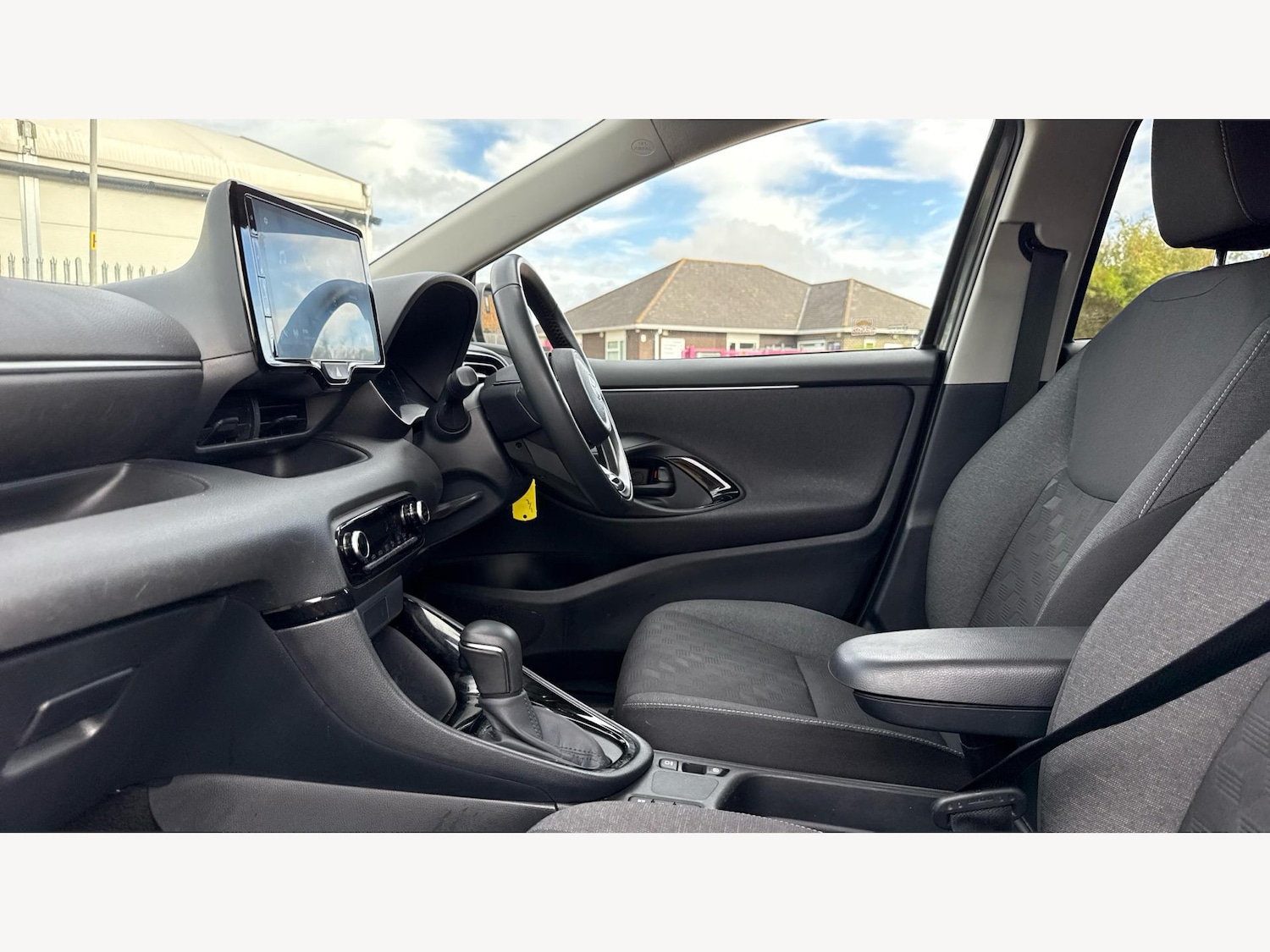Used Toyota Yaris 2024 for sale - 76371042: Photo 12