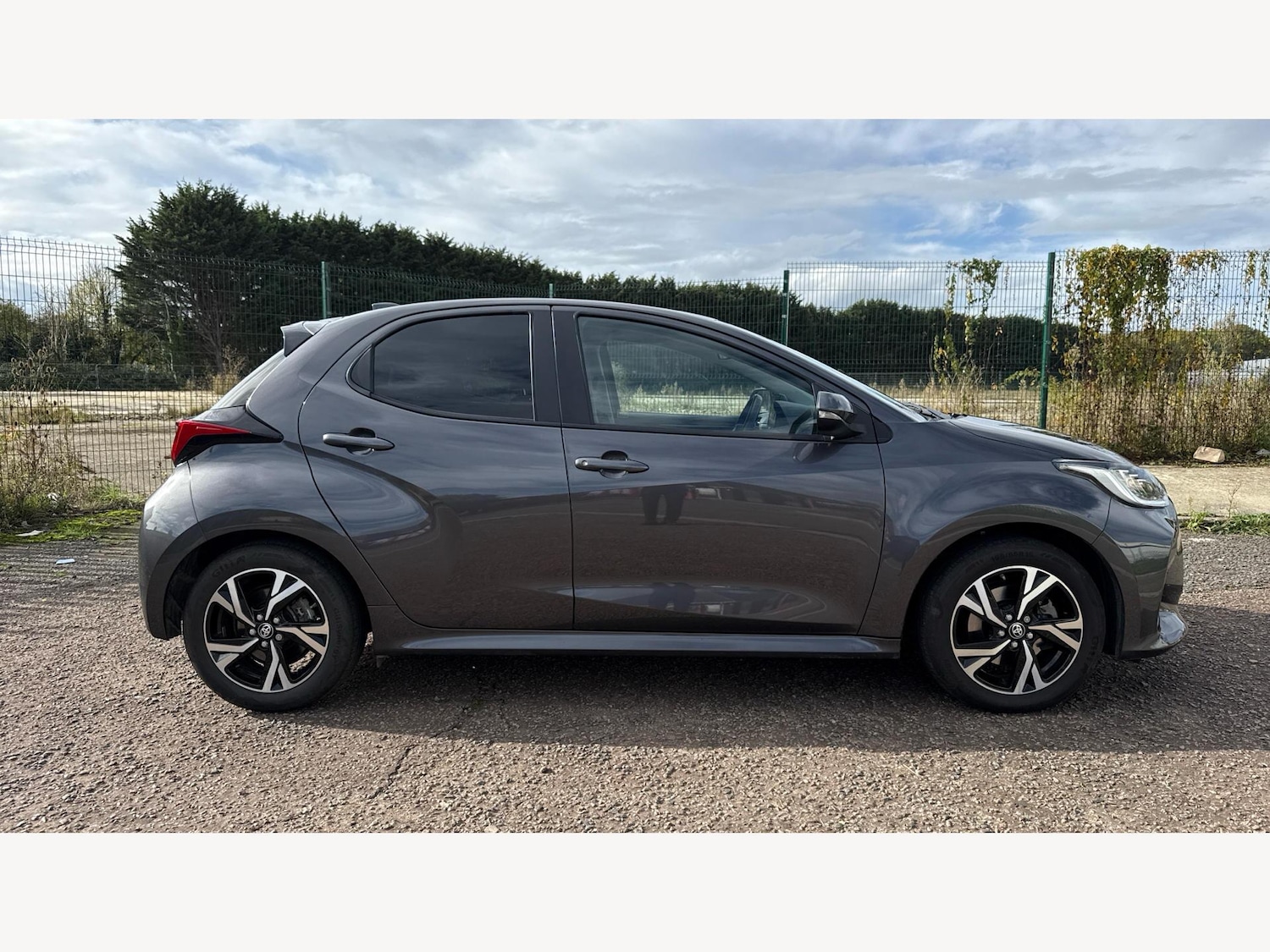 Used Toyota Yaris 2024 for sale - 76371042: Photo 18