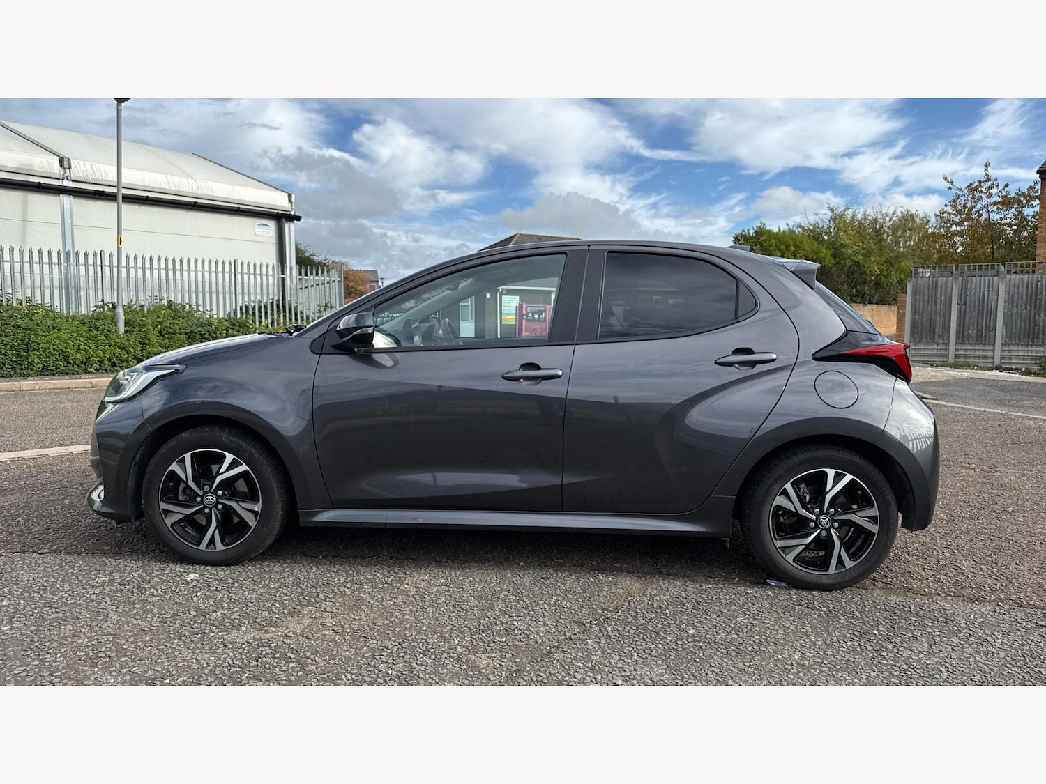 Used Toyota Yaris 2024 for sale - 76371042: Photo 19