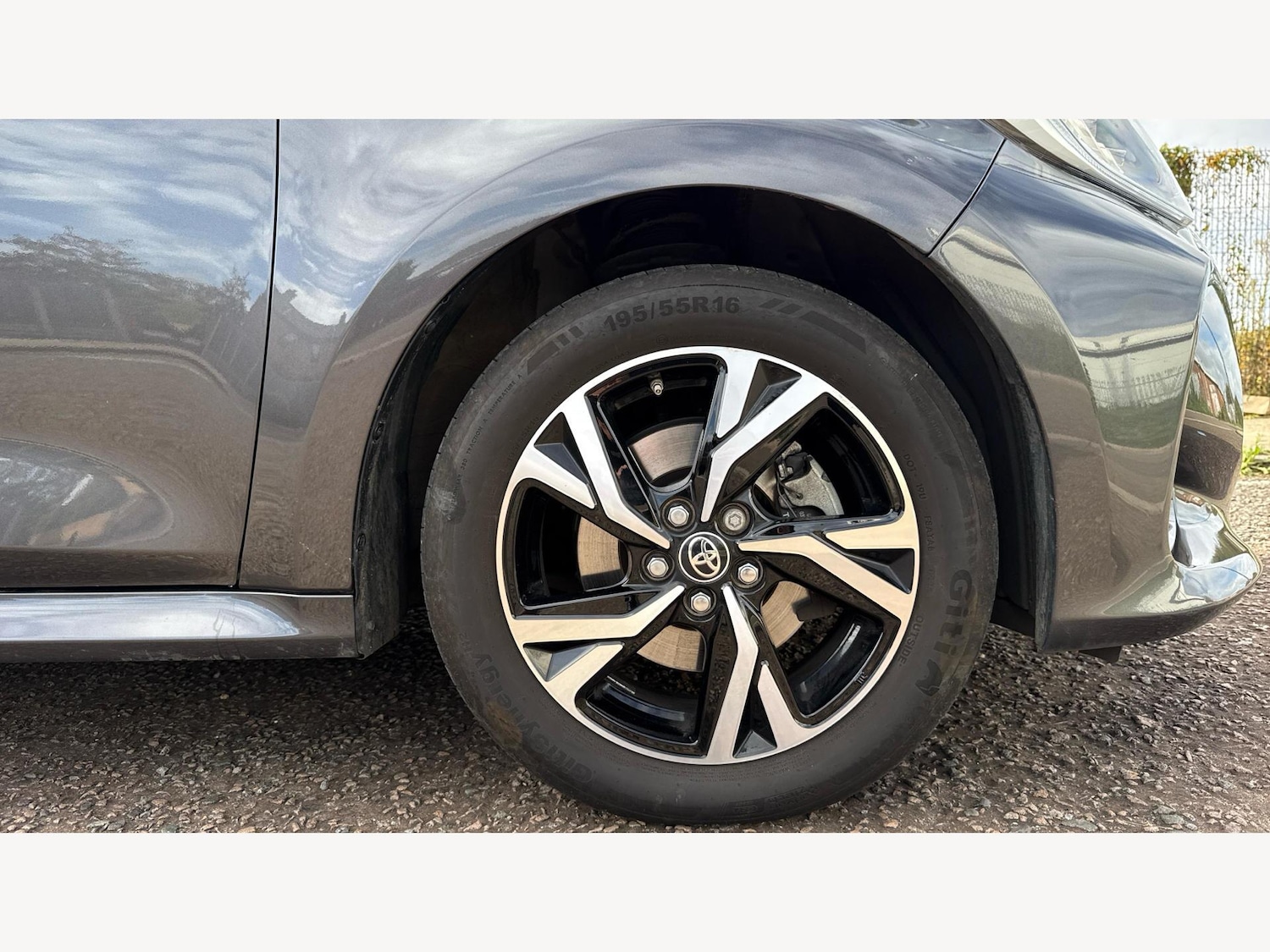 Used Toyota Yaris 2024 for sale - 76371042: Photo 20