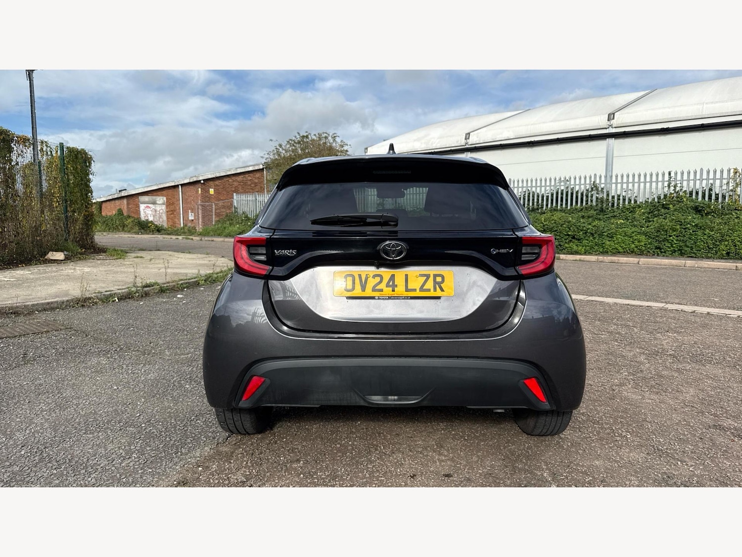 Used Toyota Yaris 2024 for sale - 76371042: Photo 21