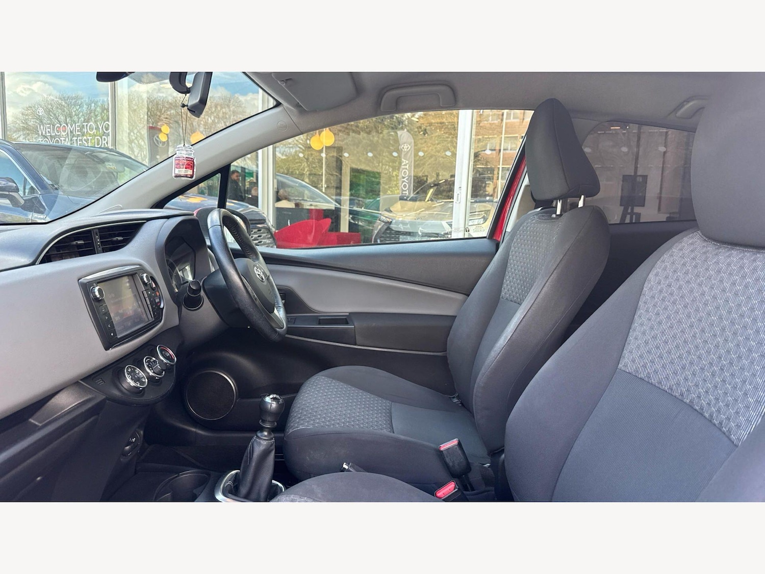 Used Toyota Yaris 2015 for sale - 78203808: Photo 12