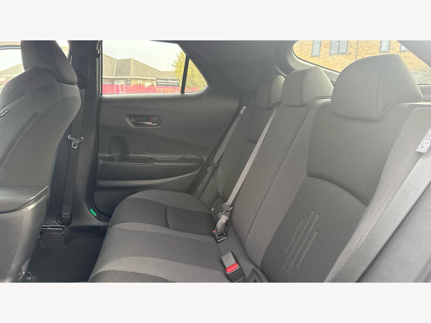 Used Toyota C-HR 2025 for sale - 77090942: Photo 15