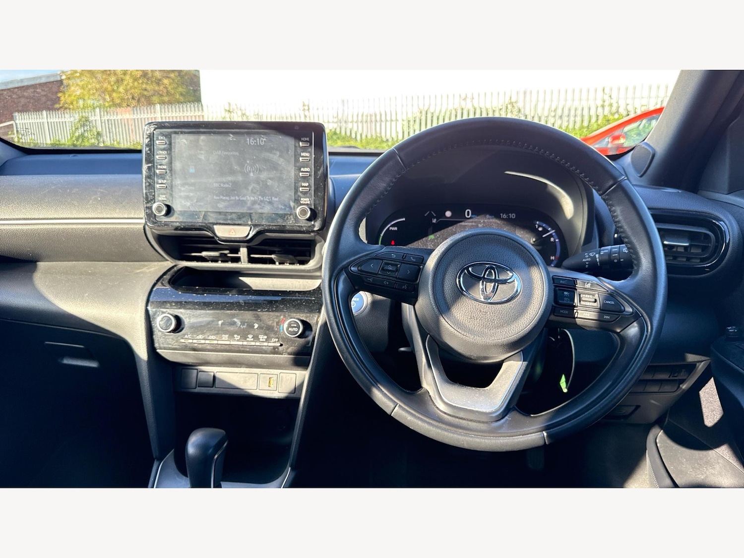 Used Toyota Yaris Cross 2023 for sale - 76456824: Photo 8