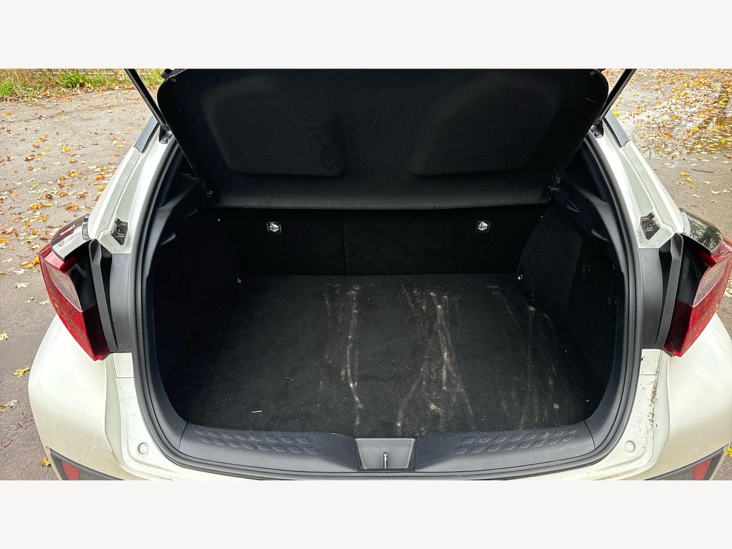 Used Toyota C-HR 2020 for sale - 76620112: Photo 16