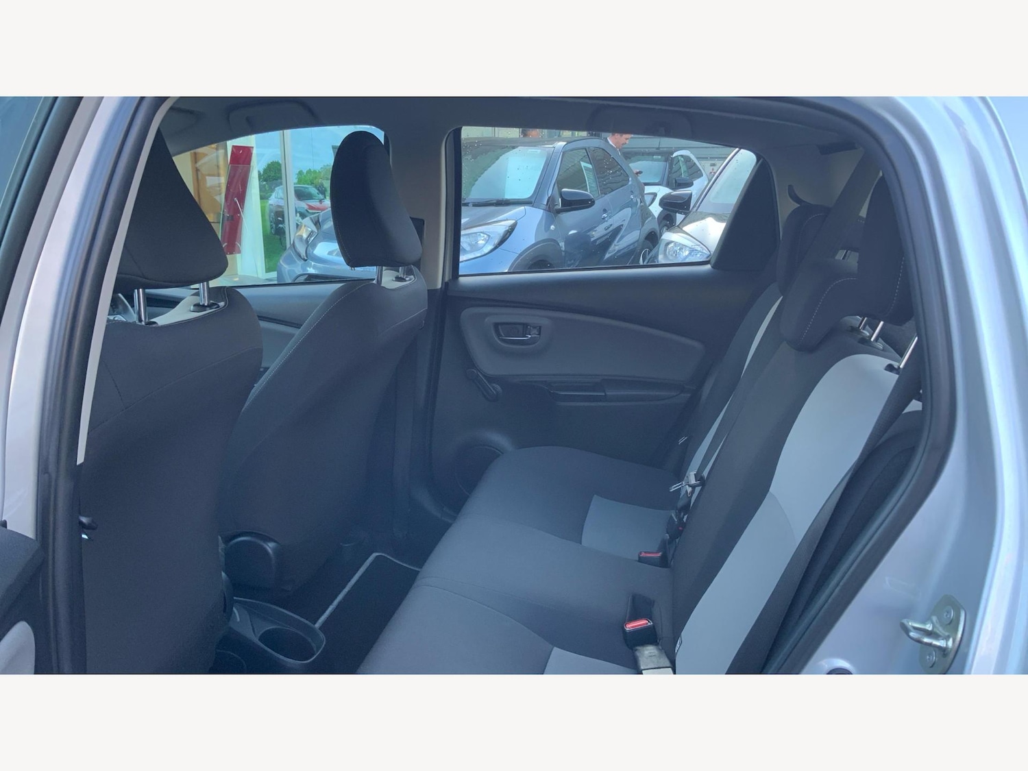 Used Toyota Yaris 2017 for sale - 76771677: Photo 15