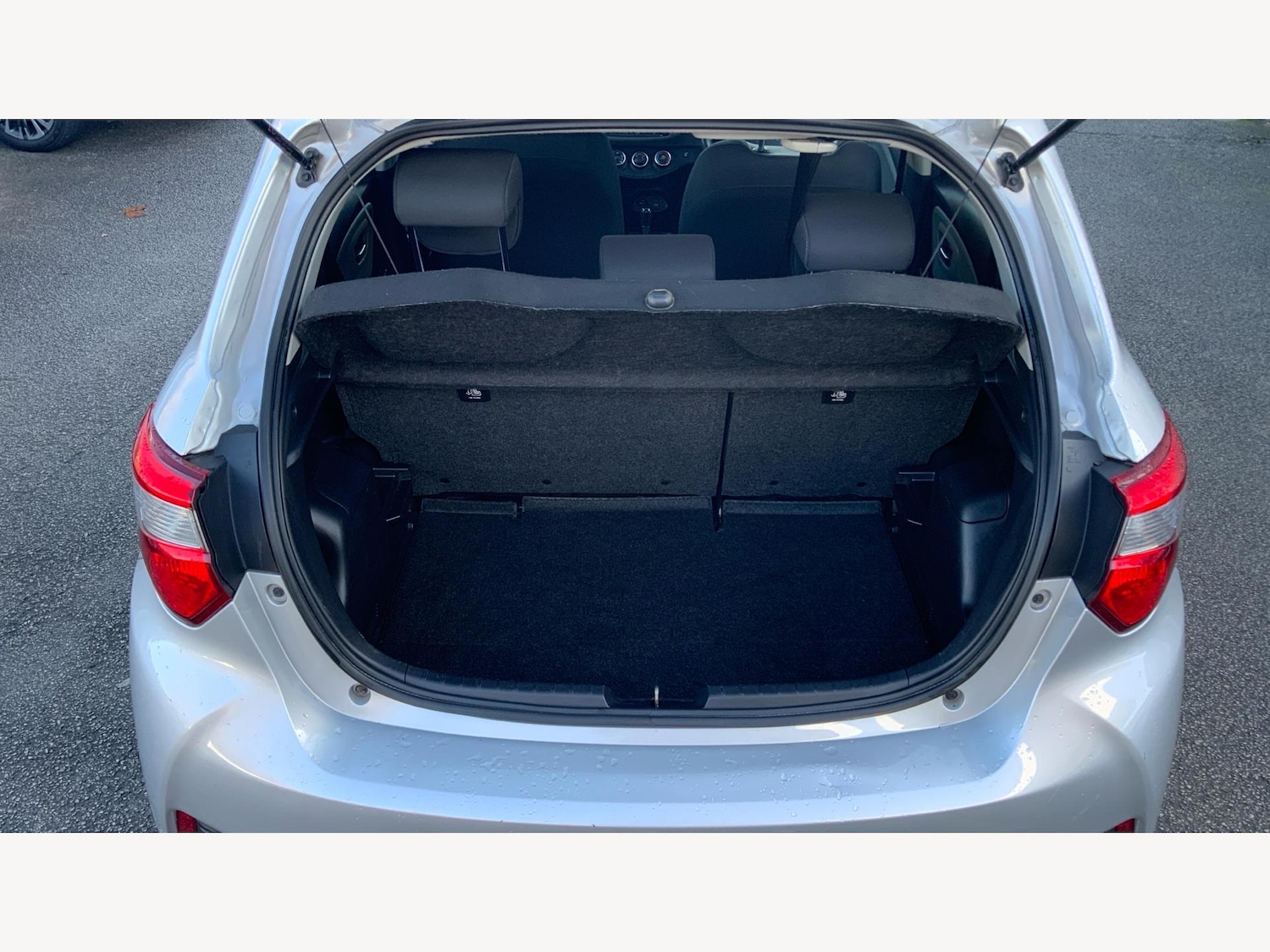 Used Toyota Yaris 2017 for sale - 76771677: Photo 16