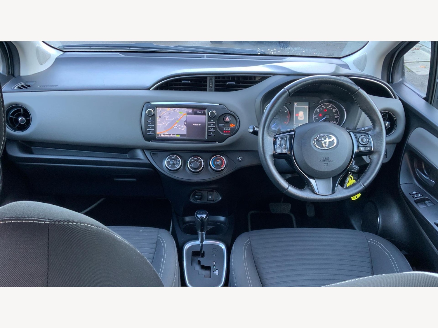 Used Toyota Yaris 2017 for sale - 76771677: Photo 7