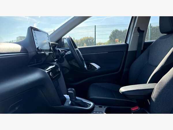 Used Toyota Yaris Cross 2024 for sale - 76189087: Photo 12