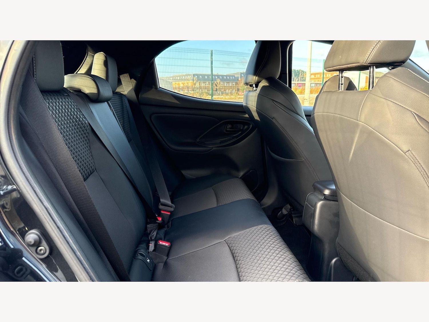 Used Toyota Yaris 2024 for sale - 77143069: Photo 14