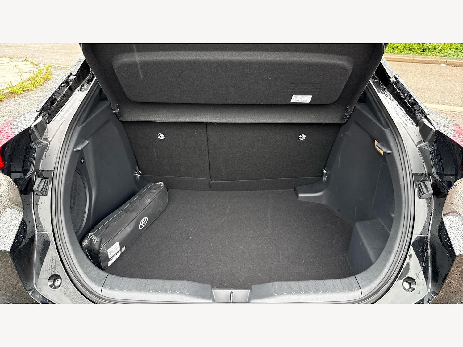 Used Toyota C-HR 2024 for sale - 76456740: Photo 16