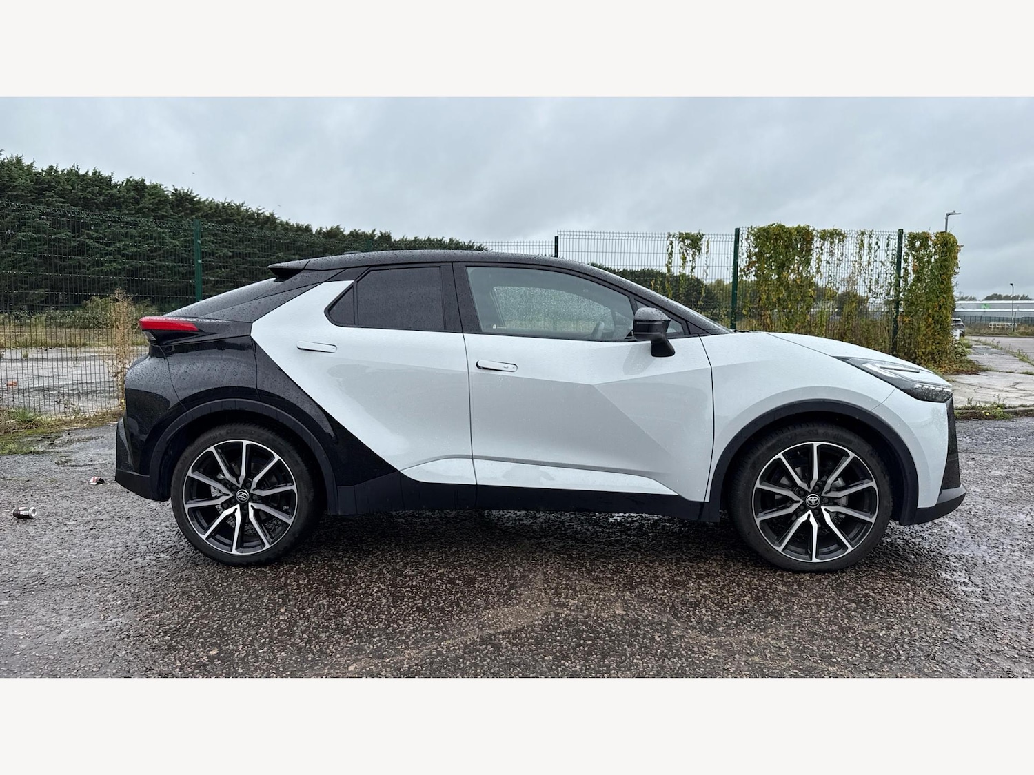 Used Toyota C-HR 2024 for sale - 76456740: Photo 18