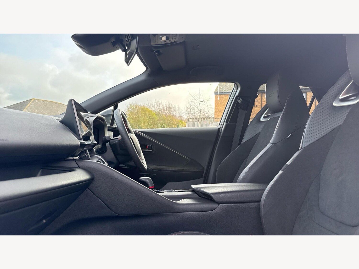 Used Toyota C-HR 2024 for sale - 77574638: Photo 12