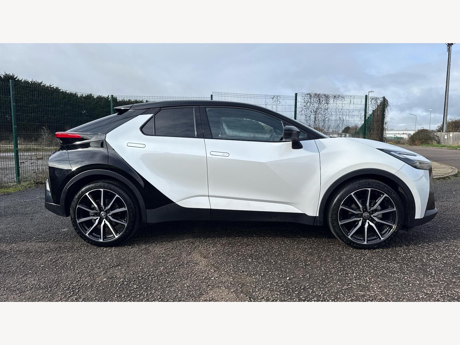 Used Toyota C-HR 2024 for sale - 77574638: Photo 18