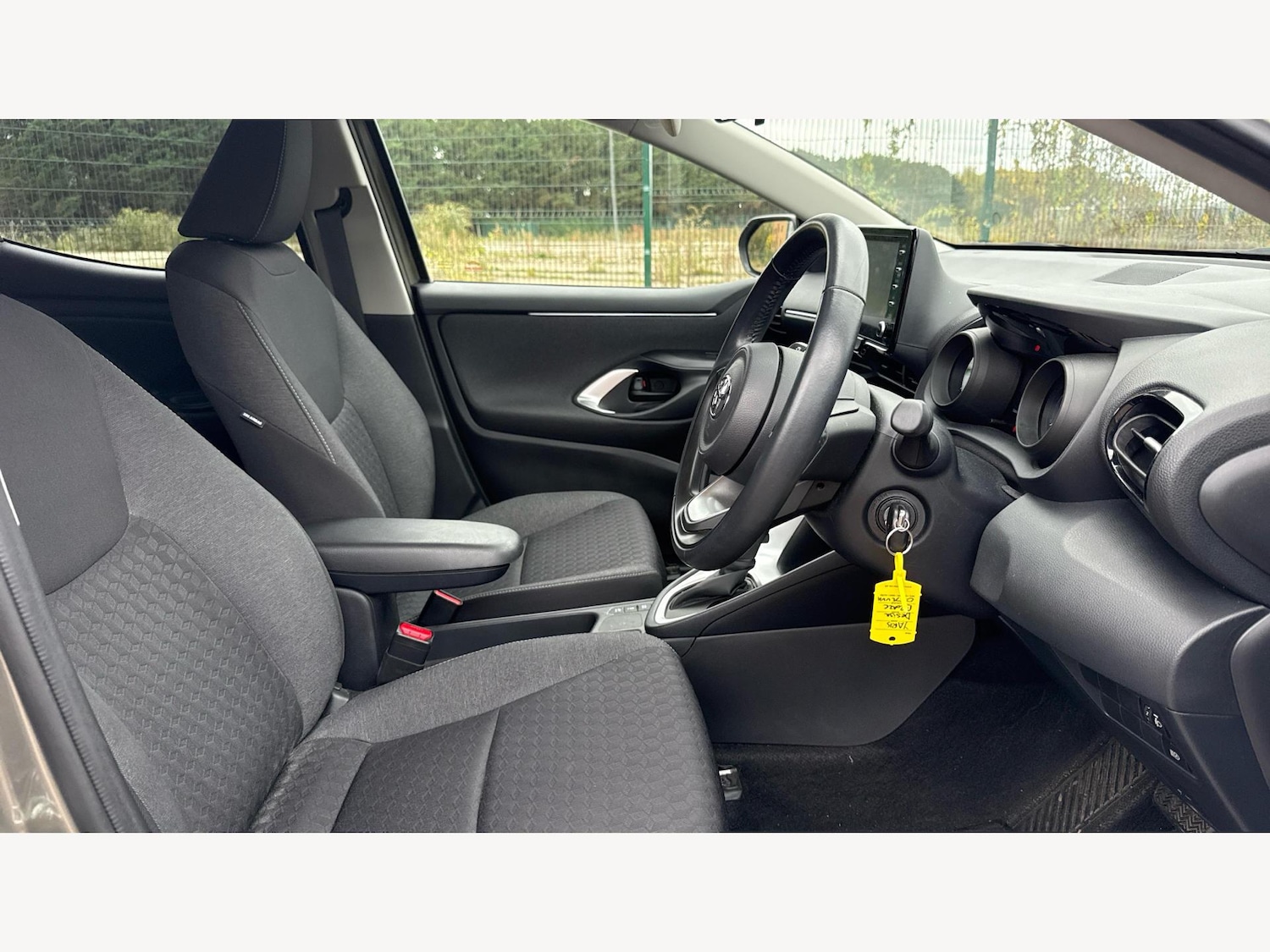 Used Toyota Yaris 2022 for sale - 76398365: Photo 13