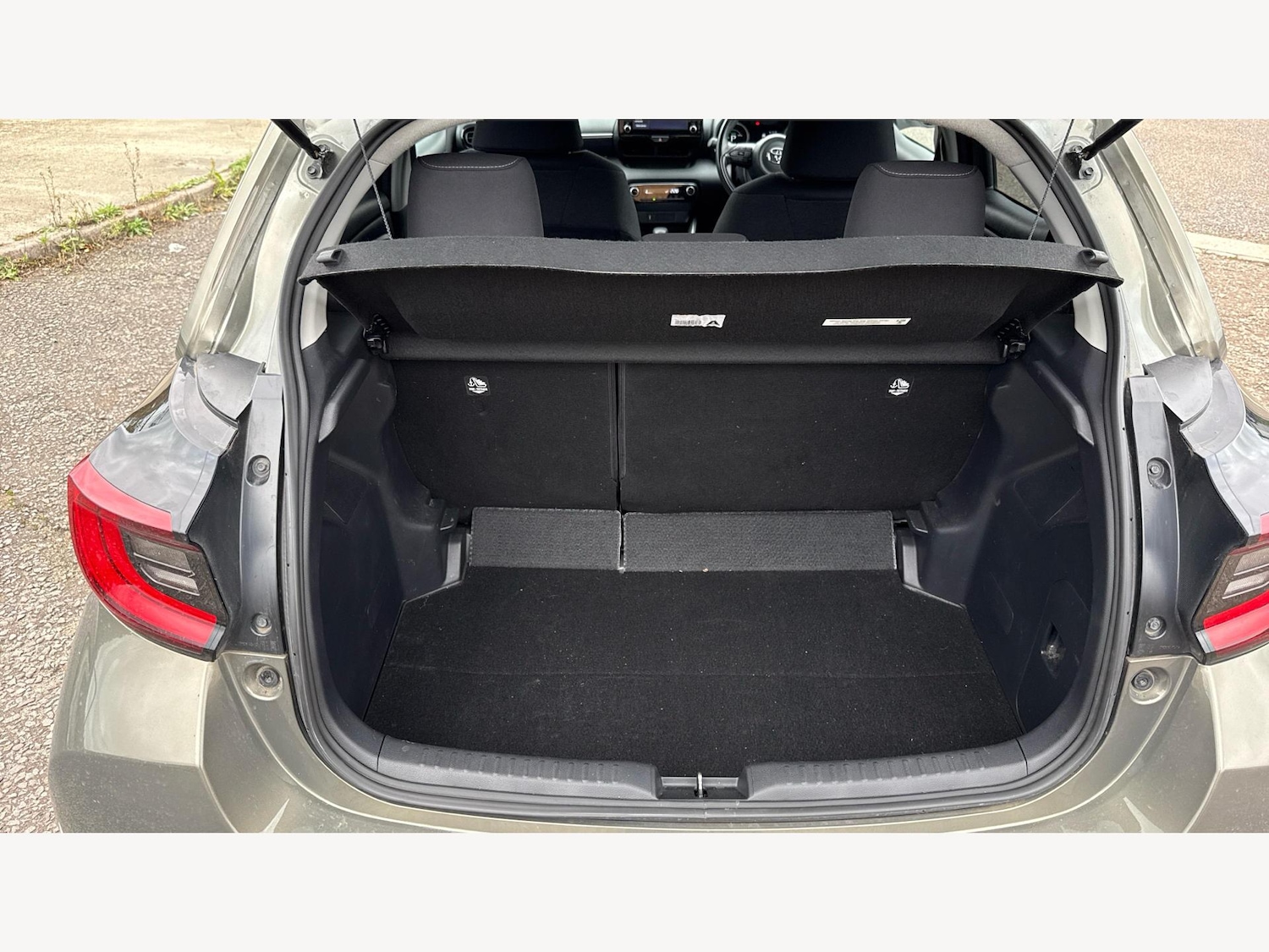 Used Toyota Yaris 2022 for sale - 76398365: Photo 16