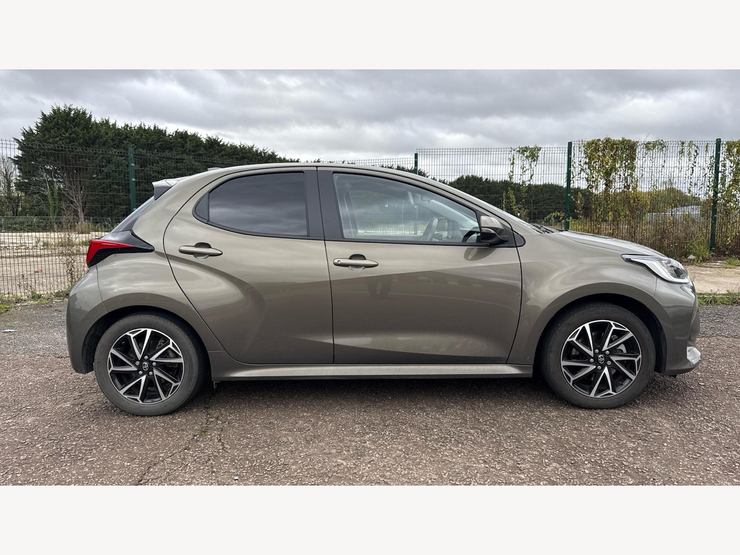 Used Toyota Yaris 2022 for sale - 76398365: Photo 18