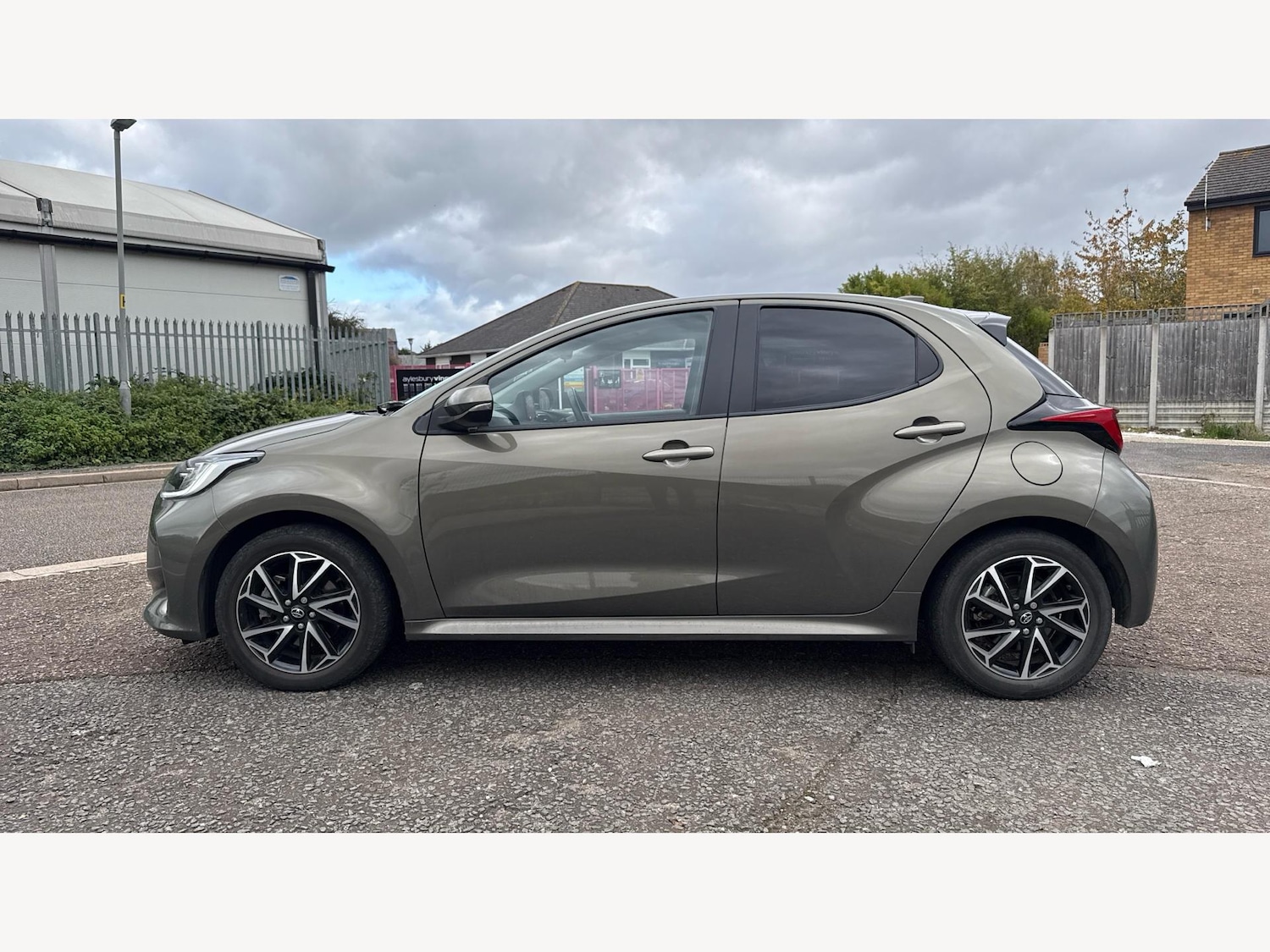 Used Toyota Yaris 2022 for sale - 76398365: Photo 19