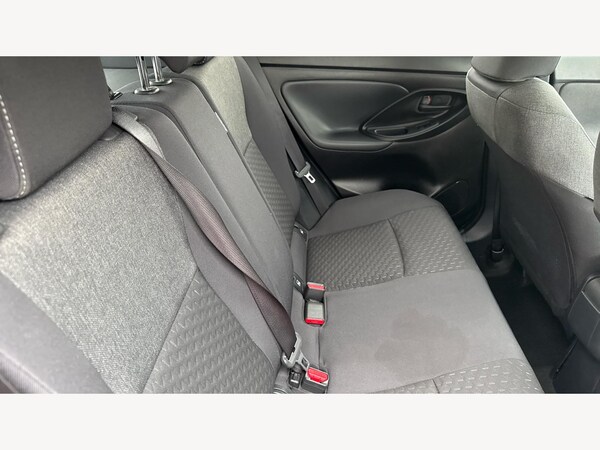 Used Toyota Yaris Cross 2024 for sale - 76326043: Photo 14