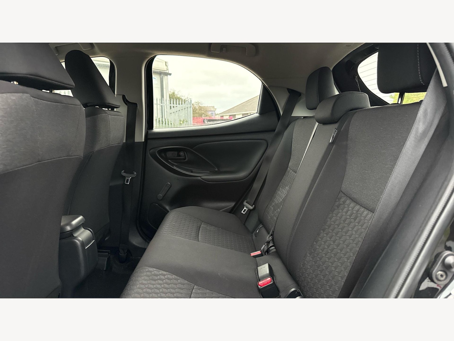 Used Toyota Yaris 2023 for sale - 77290706: Photo 15