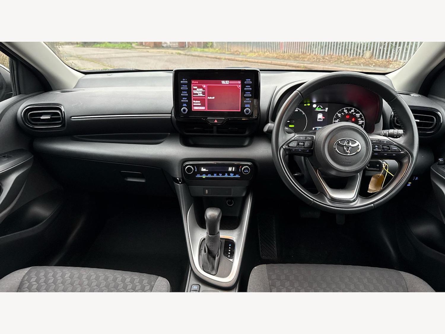 Used Toyota Yaris 2023 for sale - 77290706: Photo 7