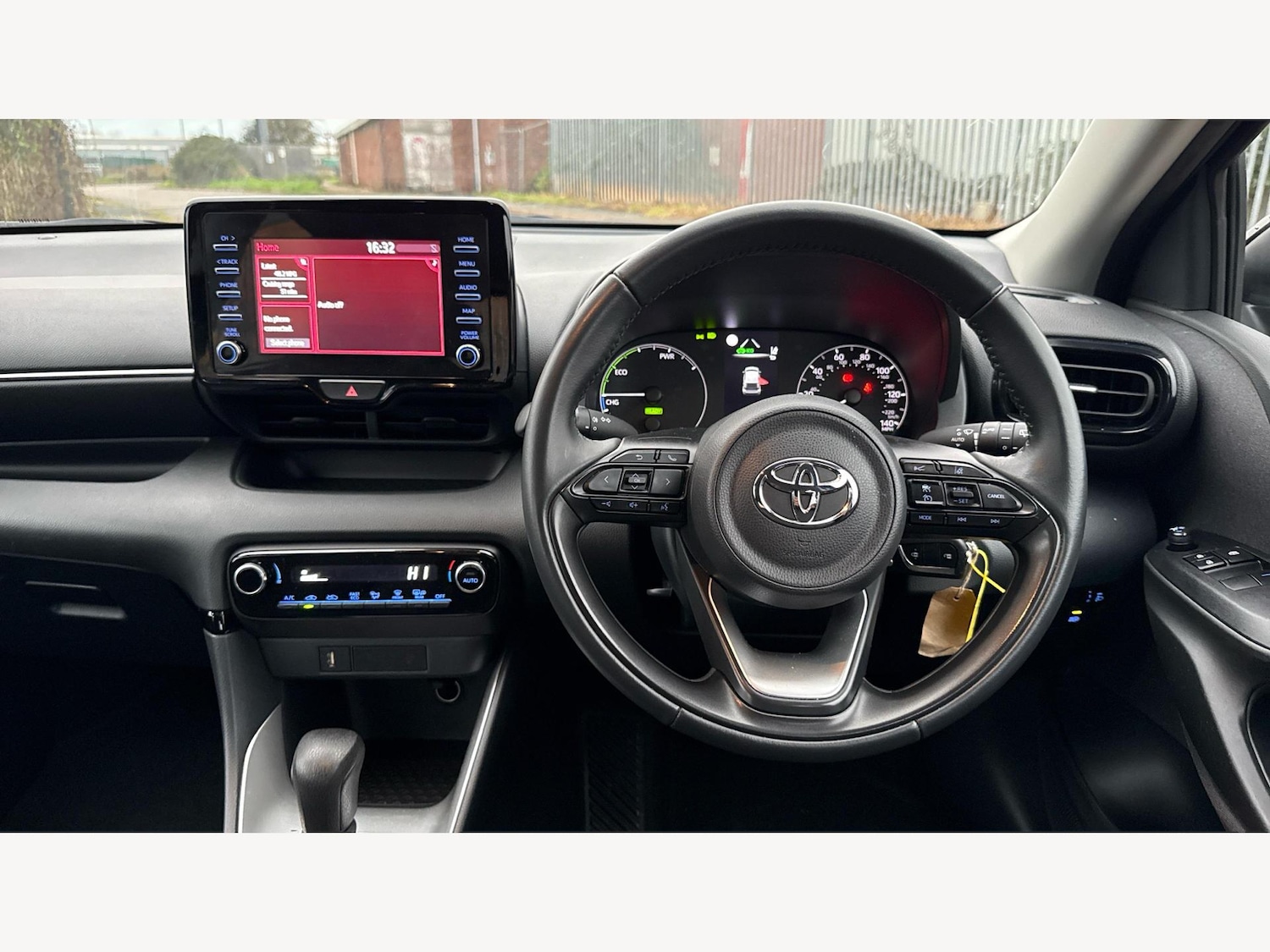 Used Toyota Yaris 2023 for sale - 77290706: Photo 8