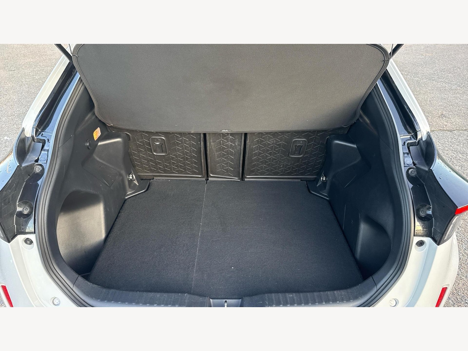 Used Toyota Yaris Cross 2023 for sale - 77144335: Photo 16