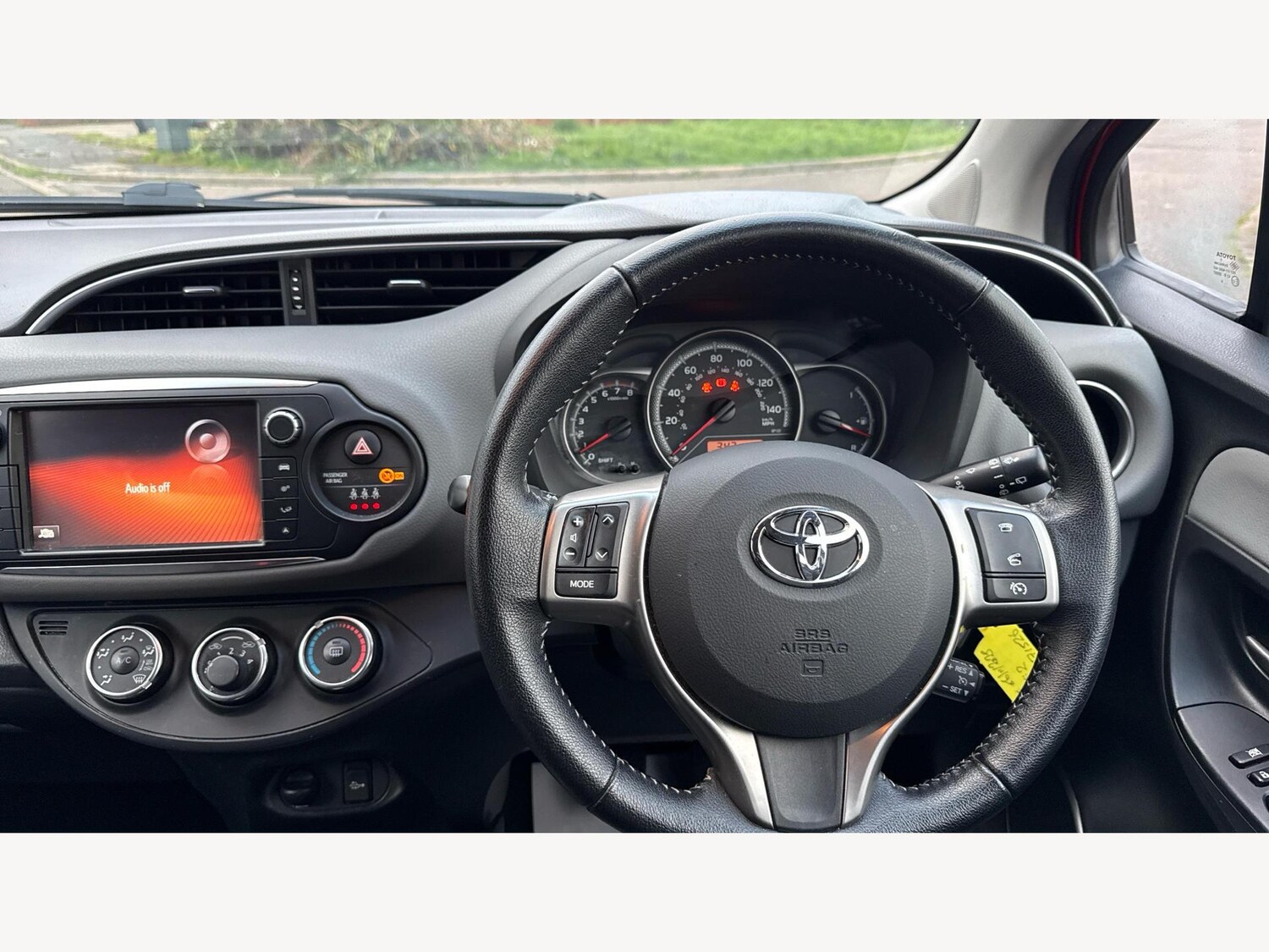 Used Toyota Yaris 2016 for sale - 76561205: Photo 8