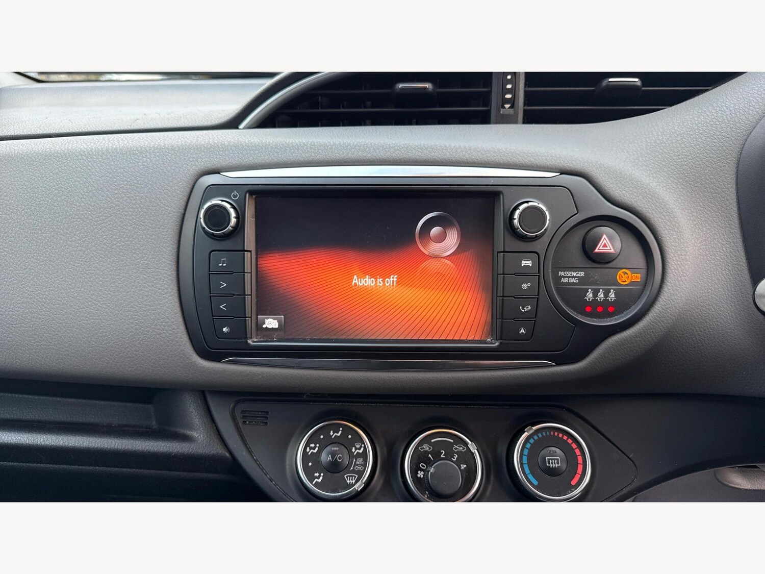 Used Toyota Yaris 2016 for sale - 76561205: Photo 9