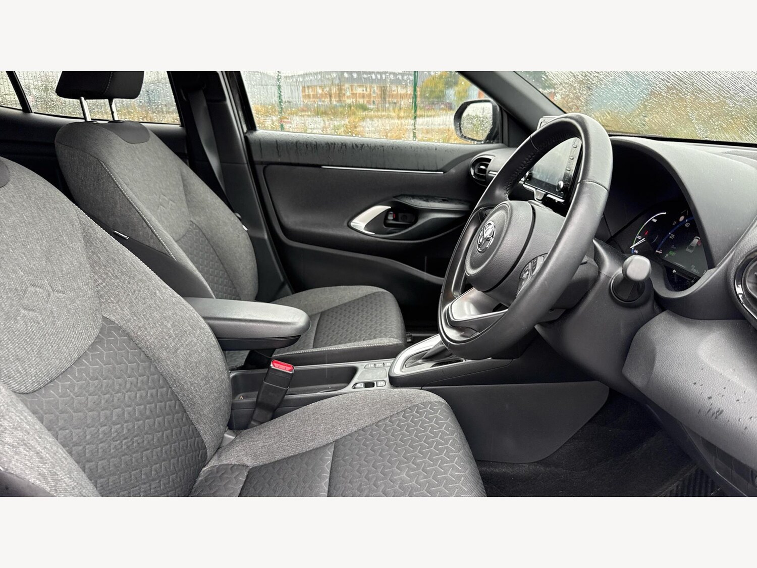 Used Toyota Yaris Cross 2024 for sale - 76457088: Photo 13