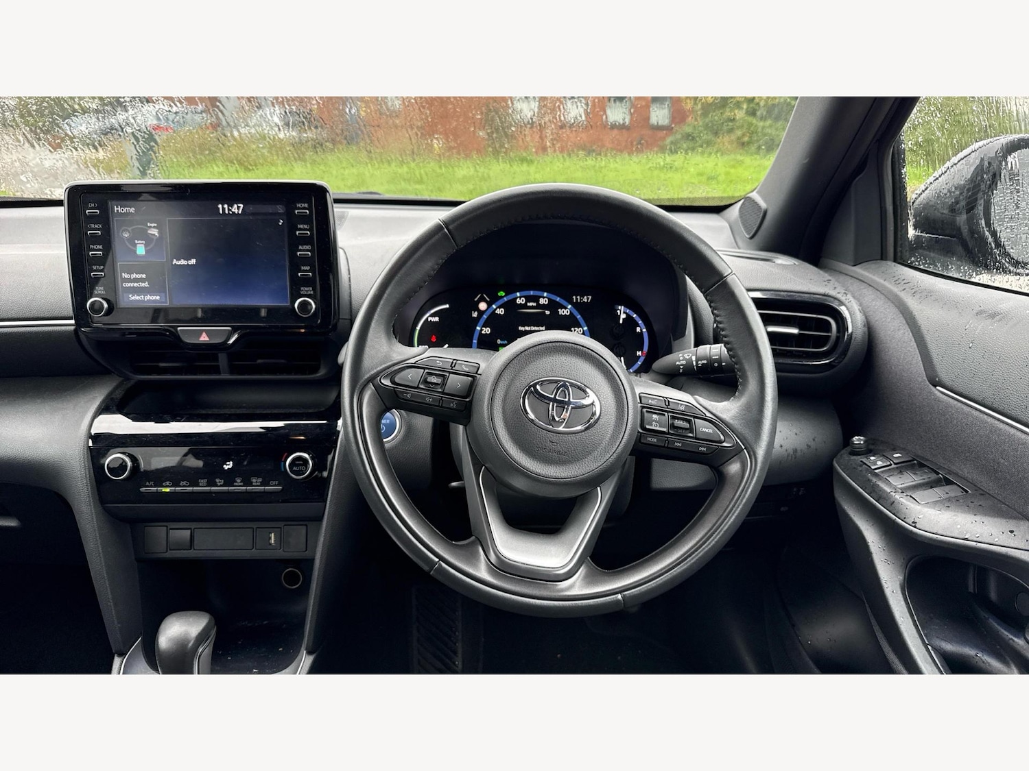 Used Toyota Yaris Cross 2024 for sale - 76457088: Photo 8