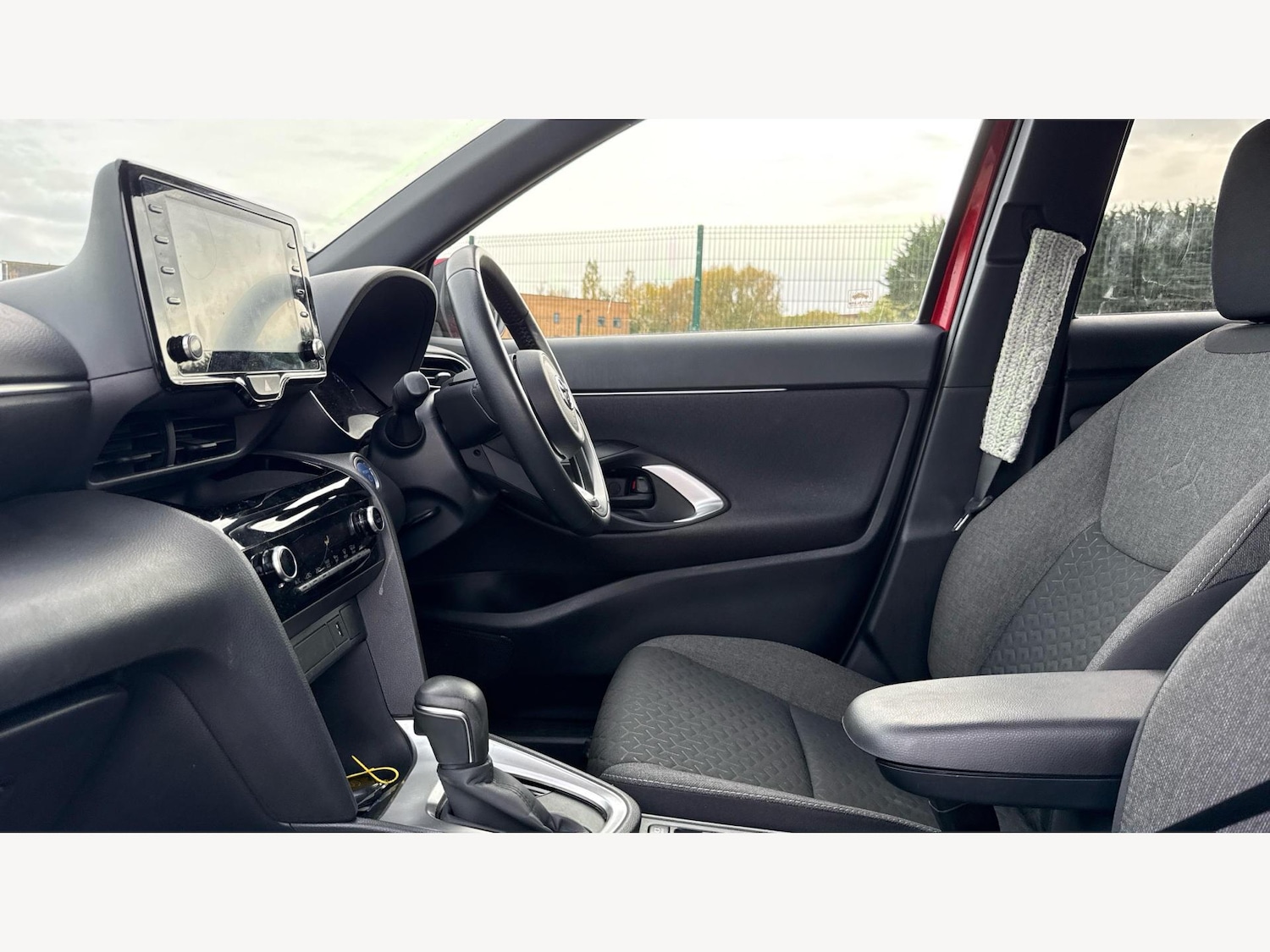 Used Toyota Yaris Cross 2024 for sale - 76440649: Photo 12