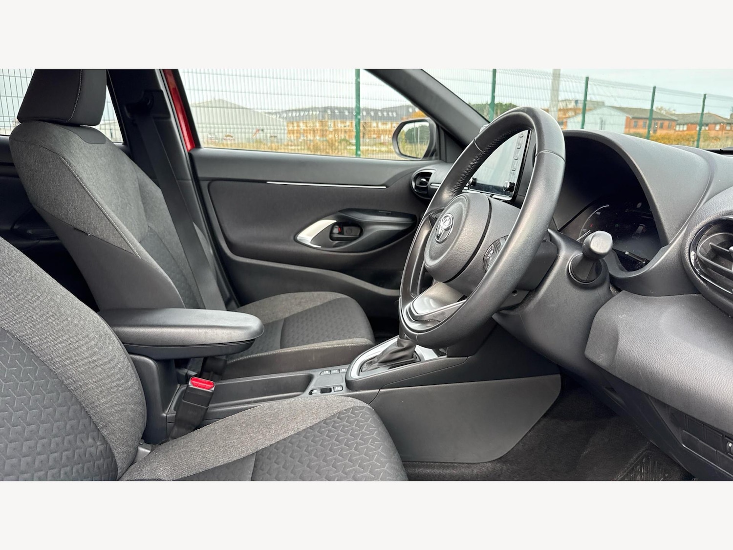 Used Toyota Yaris Cross 2024 for sale - 76440649: Photo 13