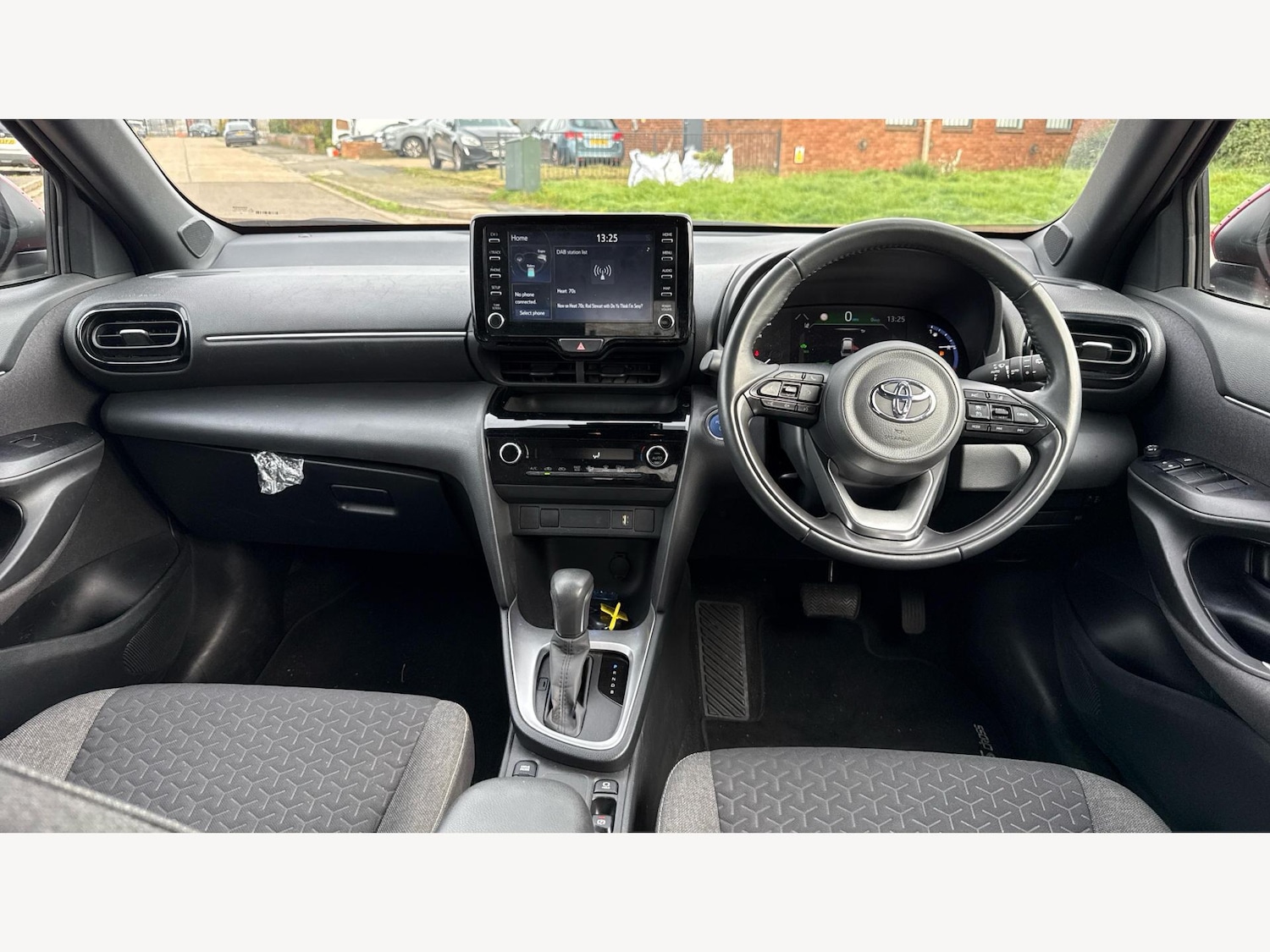 Used Toyota Yaris Cross 2024 for sale - 76440649: Photo 7