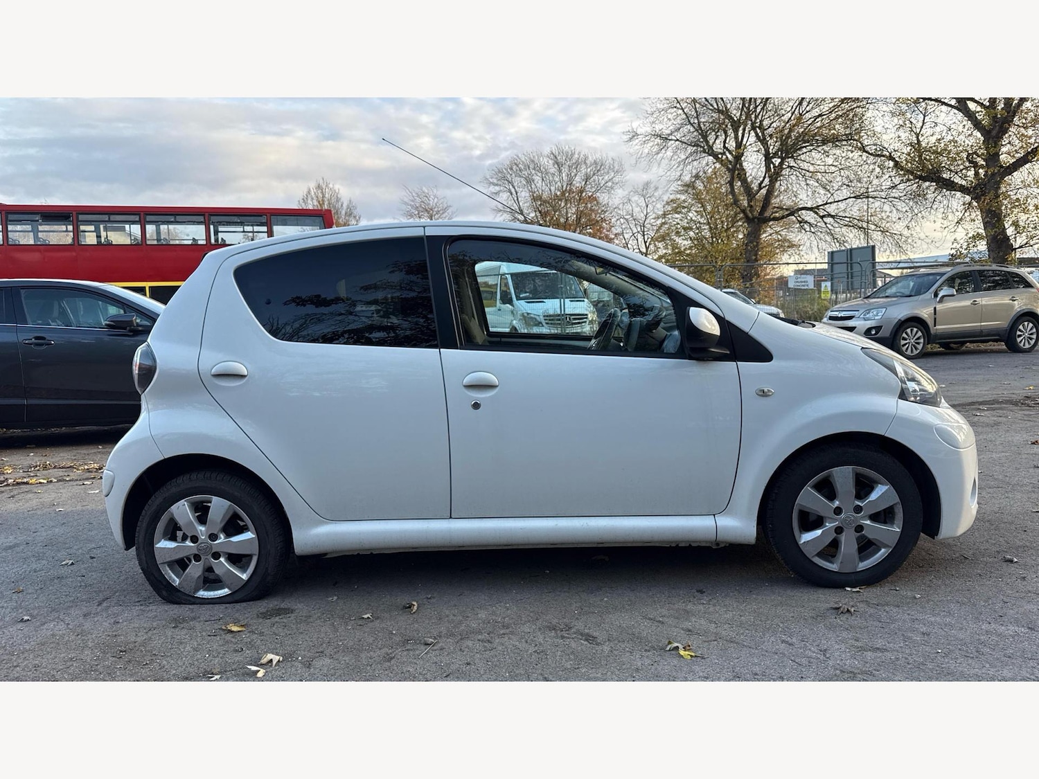 Used Toyota AYGO 2013 for sale - 76522417: Photo 18