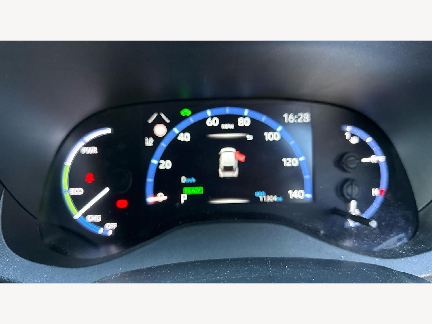 Used Toyota Yaris Cross 2024 for sale - 76158870: Photo 11
