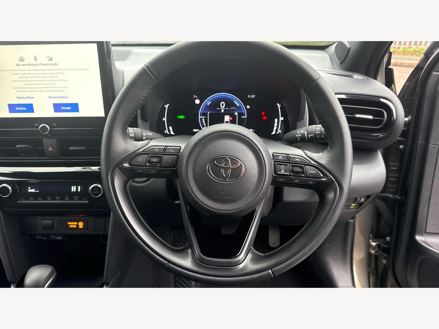 Used Toyota Yaris Cross 2025 for sale - 77574528: Photo 10