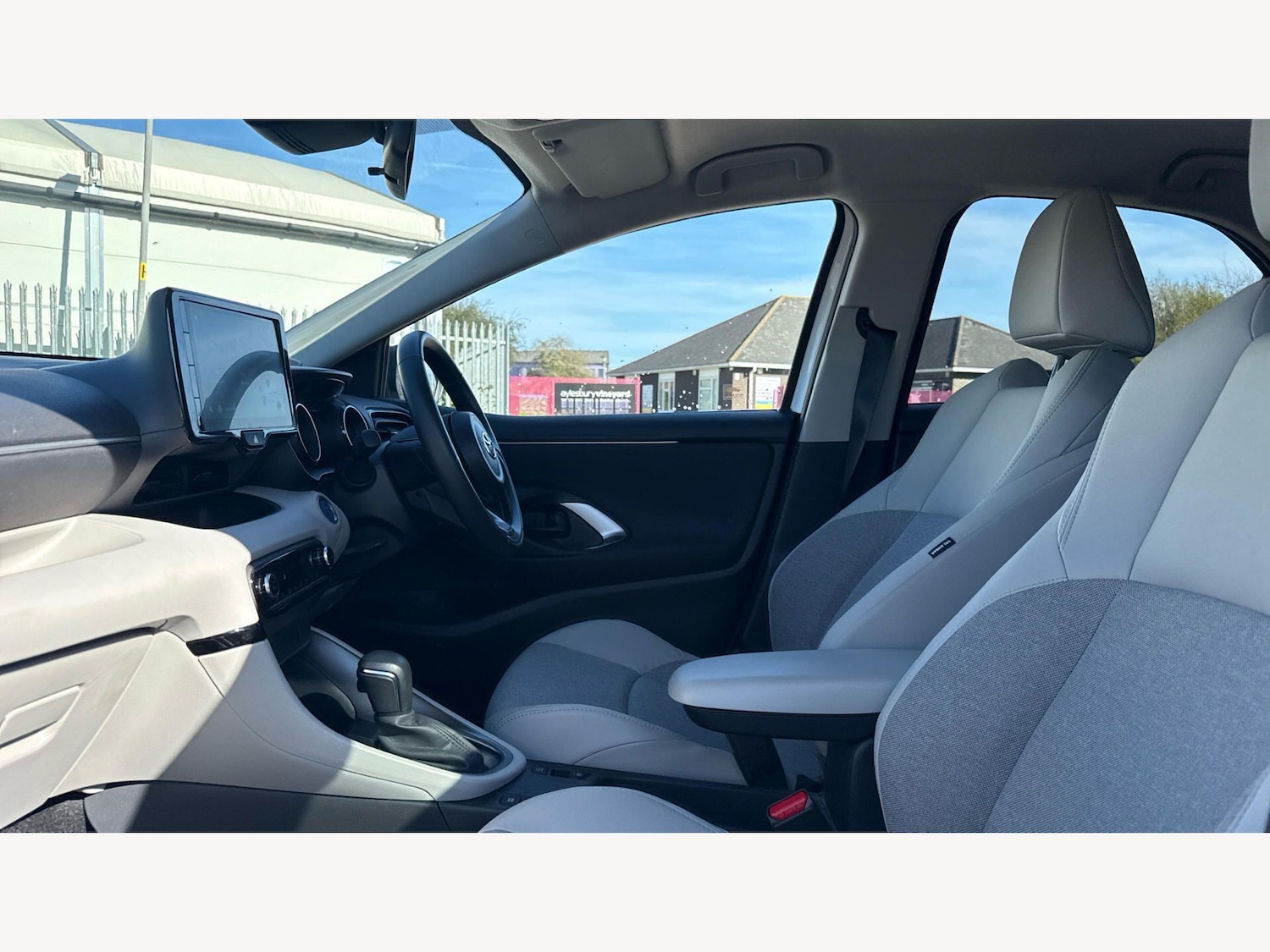 Used Toyota Yaris for sale - 77793703: Photo 12