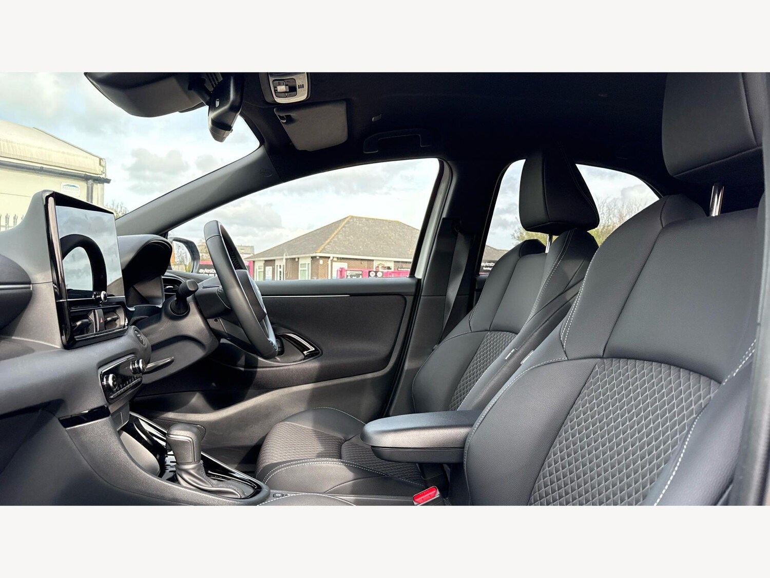 Used Toyota Yaris 2025 for sale - 77908781: Photo 12