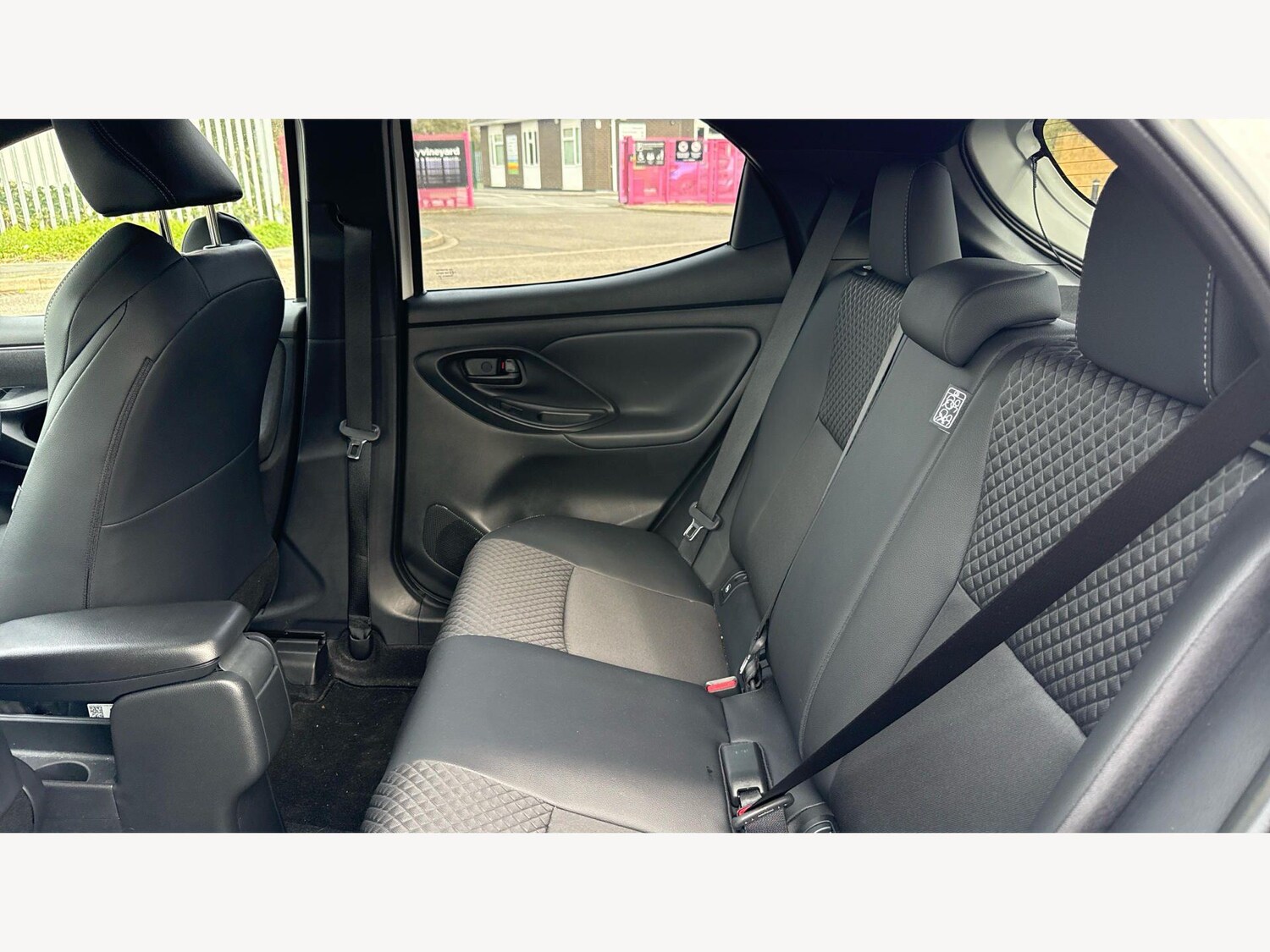 Used Toyota Yaris 2025 for sale - 77908781: Photo 15