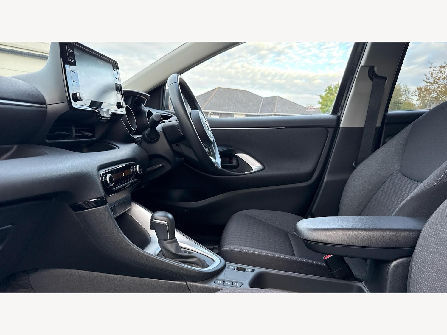 Used Toyota Yaris 2022 for sale - 76399222: Photo 12