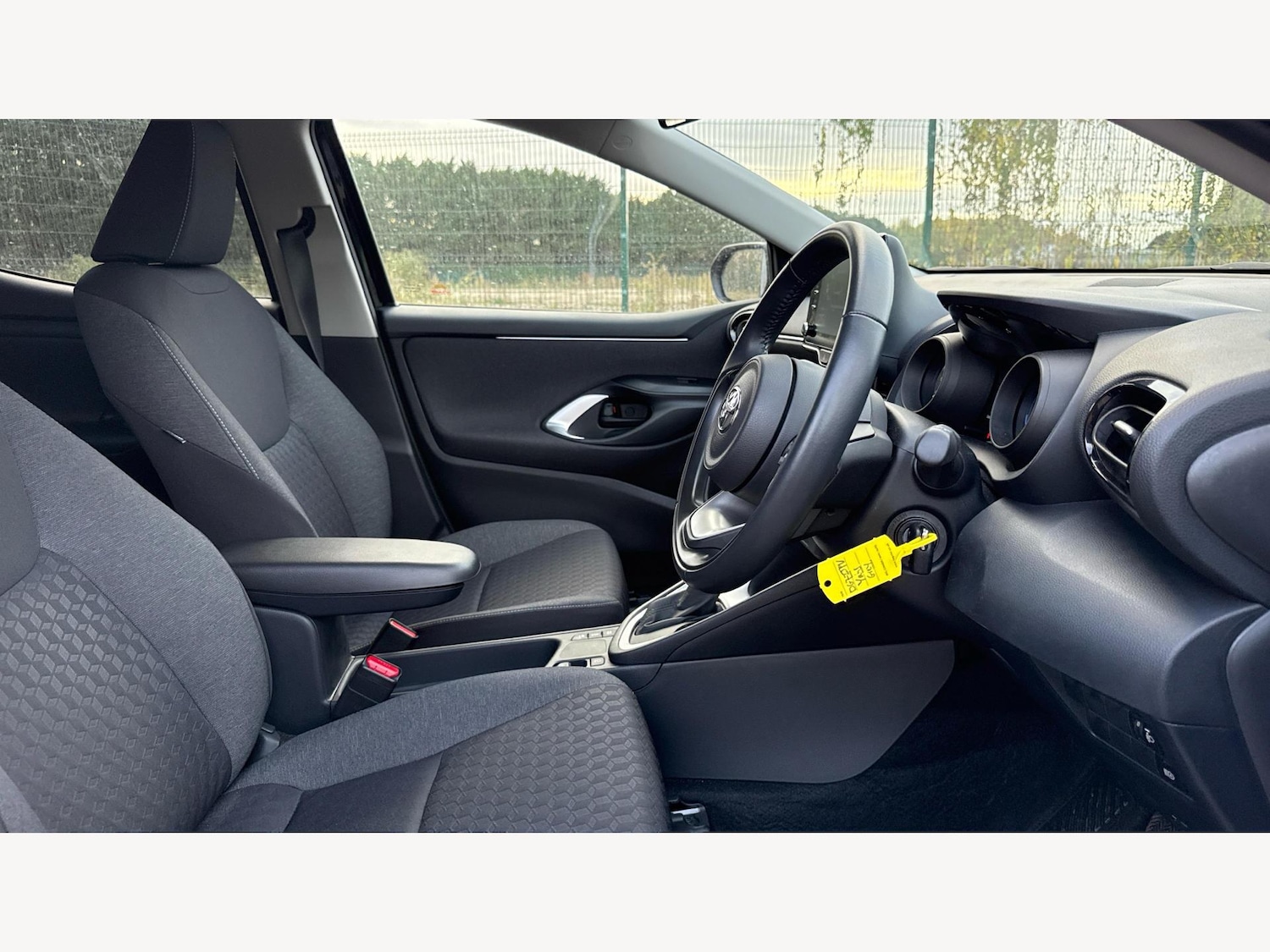 Used Toyota Yaris 2022 for sale - 76399222: Photo 13