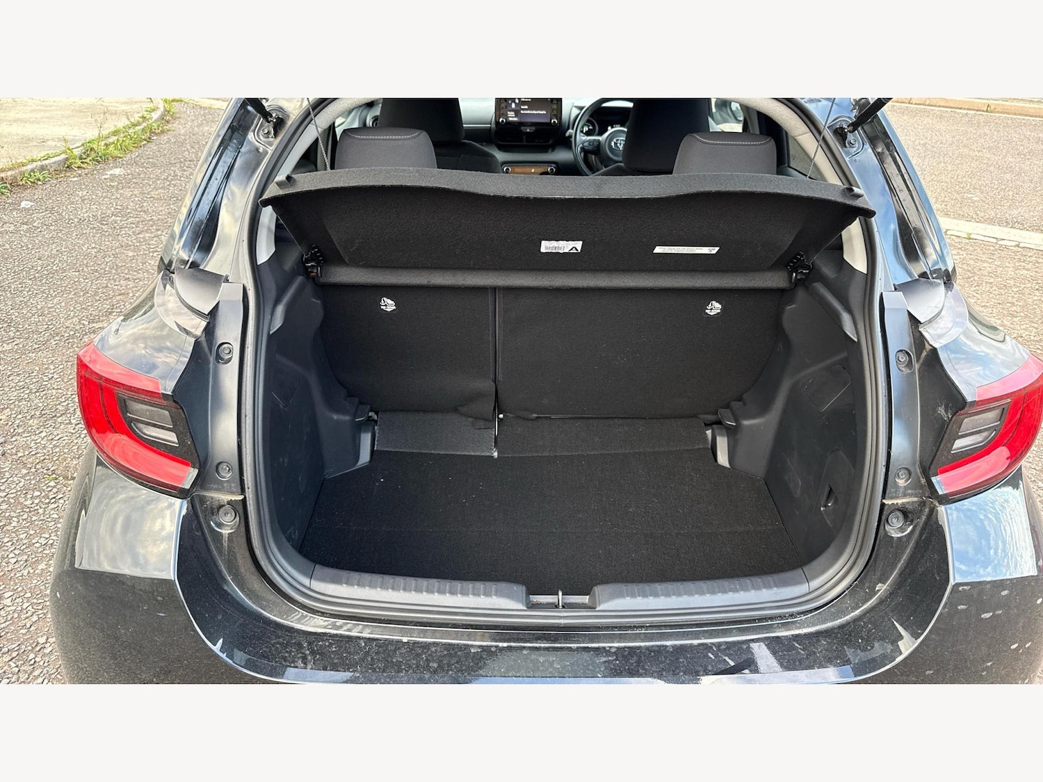 Used Toyota Yaris 2022 for sale - 76399222: Photo 16