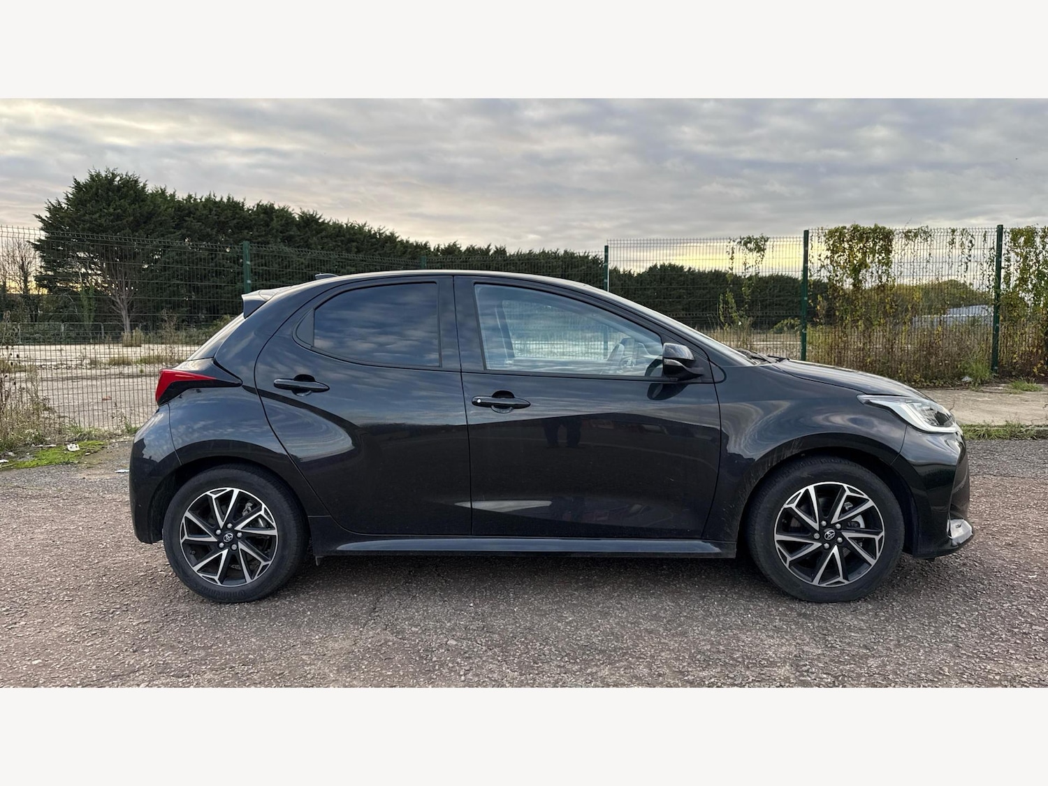 Used Toyota Yaris 2022 for sale - 76399222: Photo 18