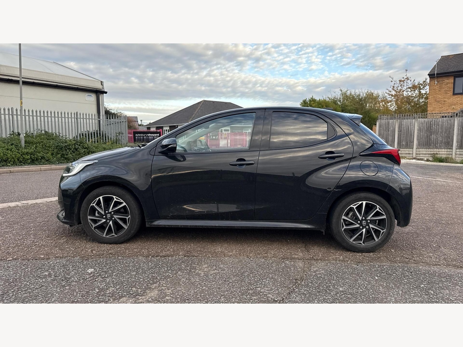 Used Toyota Yaris 2022 for sale - 76399222: Photo 19
