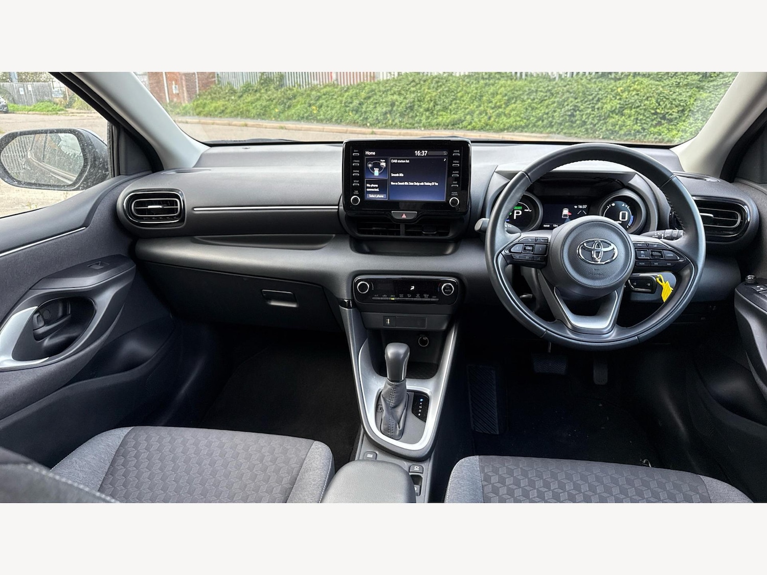 Used Toyota Yaris 2022 for sale - 76399222: Photo 7