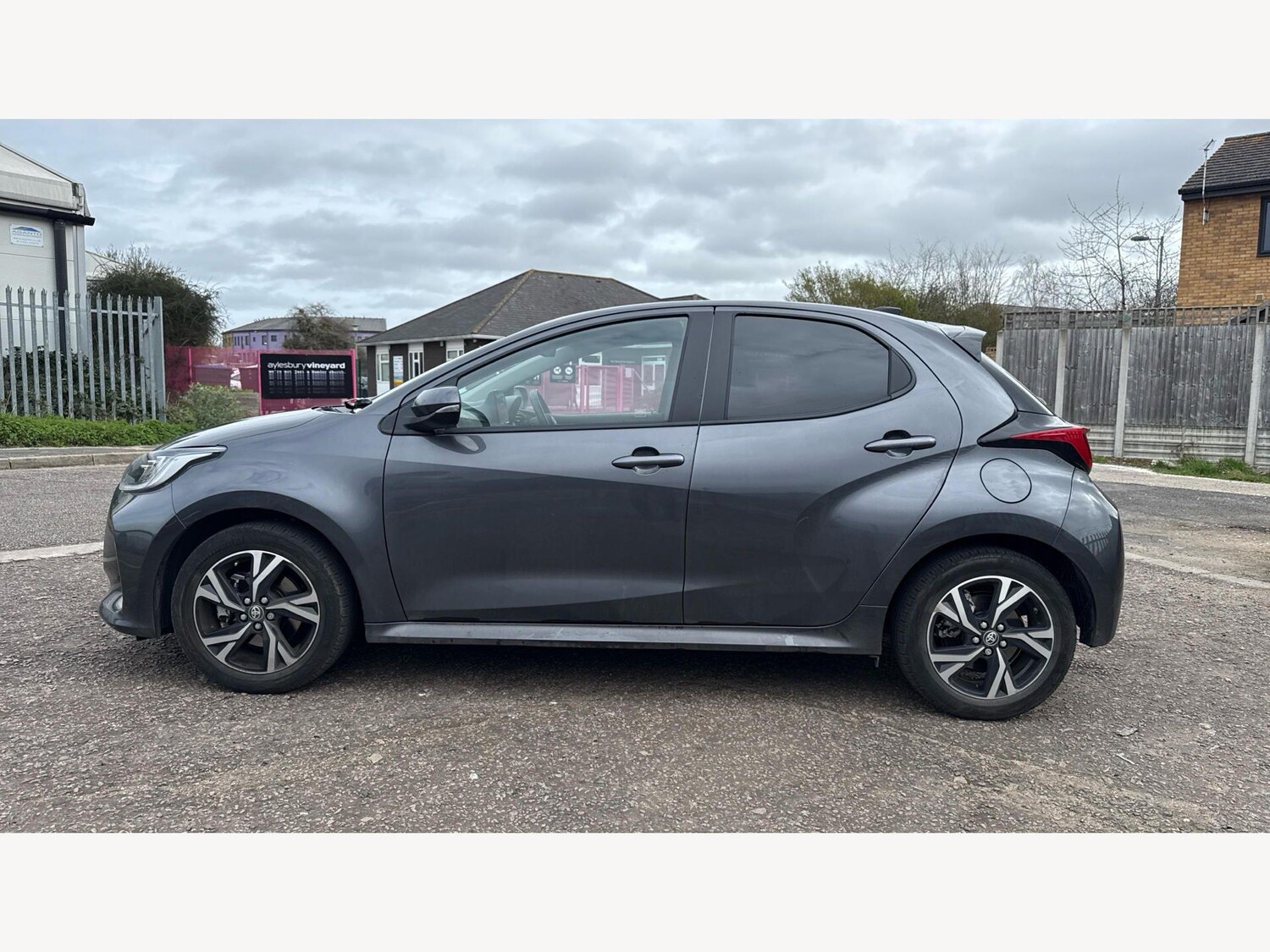 Used Toyota Yaris for sale - 77908770: Photo 19